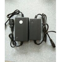 Cục sạc 12V, lớn, dùng cho bình phun thuốc trừ sâu, đầu 3 chân, có đèn báo đầy