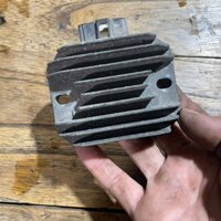 Cục sạc không dây cho xe Piaggio Vespa- chính hãng- Piaggio Vespa LX 2V (hàng cũ zin tháo xe)