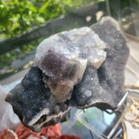 cụm đá calcite black amethyst đen biến thể