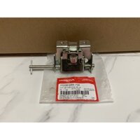 Cụm gài chốt khoá yên xe Dream (77230-GN5-730)