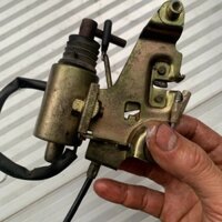 Cụm ổ khóa mở khóa yên sau + mô tơ cả cụm sẵn lắp  SYM Attila Passing 125 hàng zin tháo xe