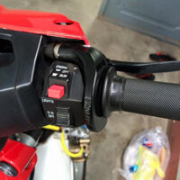 Cùm tay ga DAYTONA kèm dây ga (tặng kèm bao tay màu ngẫu nhiên)