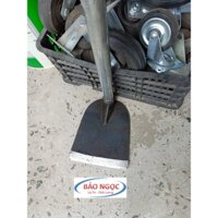Cuốc có cán sắt dài cuốc làm nông kèm cán bằng sắt tiện lợi, bền bỉ như hình