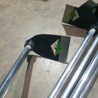 cuốc làm vườn có cán sắt dài 1 mét