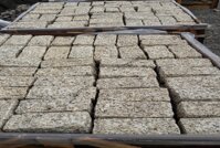 Đá cubic granite vàng Bình Định 10x10x20cm