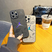 Da Sang Trọng Laser Dập Nổi Dây Đeo Tay Ốp Lưng Điện Thoại iPhone 16 15 14 13 12 11 ProMax Thời Trang Chống Sốc Bảo Vệ