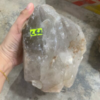 đá thạch anh thô tự nhiên thiên nhiên nguyên sinh(đá thật) nặng 3.2kg(C62)