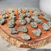 Đá vàng găm thô ( Pyrite ) hỗ trợ bảo vệ, may mắn trong phong thủy, reiki, tarot, đá thach anh