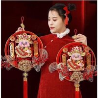 Dải Hoa Thần Tài Lắc Đầu 38x38cm Gọi Tài Lộc Đồ Trang Trí Tết Thần Tài Treo Cửa May Mắn Tết Decor Nhà Cửa 2024