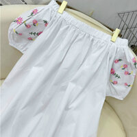 Đầm babydoll dài trễ vai phối tay phồng họa tiết hoa nhí siêu bánh bèo dễ thương.