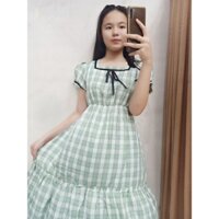 Đầm bầu sọc caro cổ vuông tay phồng đính nơ đuôi cá