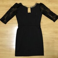 Đầm body đen tay ren lỡ