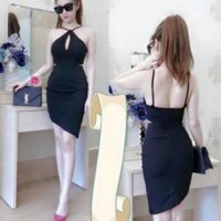 Đầm body xẻ tà cổ yếm