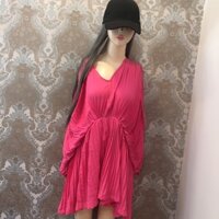 Đầm cánh dơi màu hồng kiểu độc lạ