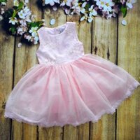 Đầm công chúa ren đính kim sa.