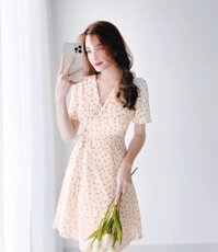 Đầm dáng xòe nữ họa tiết hoa cột dây ngang eo - Nền kem hoa nhỏ - size S