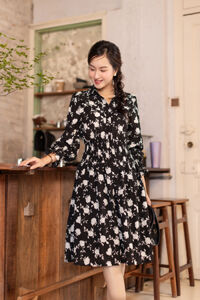 Đầm đen hoa dáng xòe eo bo chun