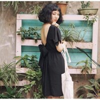Đầm hở lưng cột nơ
