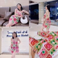 Đầm len caro hồng hoa xanh