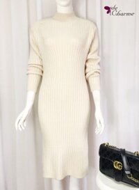 Đầm len lông dáng suông xẻ tà