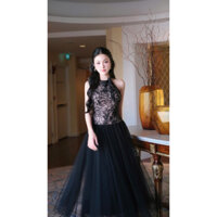 Đầm Ren Cổ Yếm Nơ Phối Tùng Váy Lưới Xoè Nhẹ Nhàng Thanh Lịch