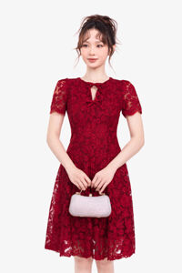 Đầm ren đỏ đi tiệc dáng xòe phối nơ cổ