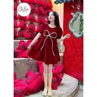Đầm thiết kế tone đỏ tiểu thư cách điệu đầm nhung from babydoll tay cộc phồng cổ tròn đính đá phối nơ đá to dáng ngắn