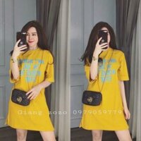 Đầm thun vàng in chữ