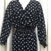 Đầm voan chấm bi tay dài