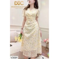 Đầm xếp ly đính hạt  cườm bên hông eo tôn dáng.