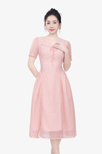 Đầm xòe hồng cổ V đính nơ phối ren