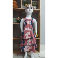 Đầm yếm màu hồng hoạ tiết