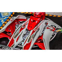 Dàn áo Sirius 50/110cc trắng  đỏ nhựa bóng + nhựa nhám (16 chi tiết ). Tặng tem