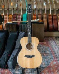 Đàn guitar acoustic cao cấp Thuận Custom Snowy Day 2023 – Thanh lý mẫu trưng bày