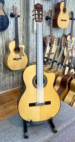 Đàn Guitar Classic Cordoba GK Pro Negra