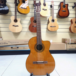 Đàn Guitar Classic Takamine GC3CE