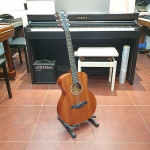 Đàn Guitar Taylor BT2