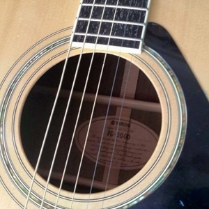 Đàn Guitar Yamaha FG300D