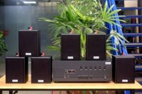 Dàn loa treo tường: Amply A384_DA-6K Goldsound 6 vùng âm lượng 1200w + 6 loa Goldsound V24C_DA, Amply 4 - 6 vùng âm lượng, loa được thiết kế riêng cho quán, bật lớn không tạp âm, miễn phí công lắp đặt, bảo hành dài hạn 5 năm. 1 Chi tiết biến thể