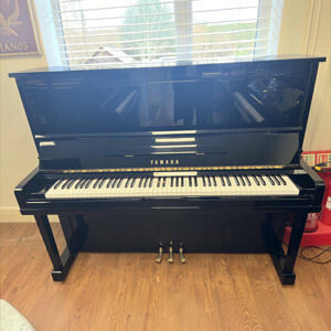 Đàn Piano cơ Yamaha MX101R