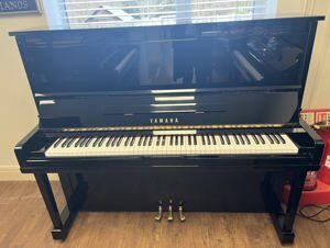 Đàn Piano cơ Yamaha MX101R