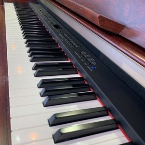 Đàn piano điện Yamaha CLP-330M