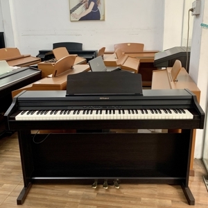 Đàn piano điện Roland RP-501R