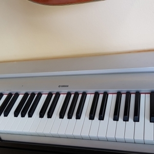 Đàn piano điện Yamaha YDP P60