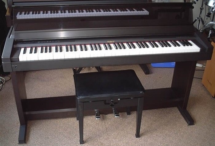 Đàn piano Roland HP-1000S