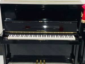 Đàn piano Victor V7