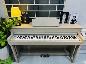 Đàn Piano Yamaha CLP 635 WA