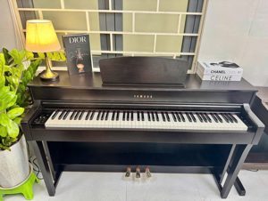 Đàn piano Yamaha CLP635R (CLP-635R)