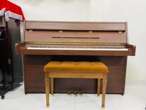 Đàn Piano Yamaha MC101