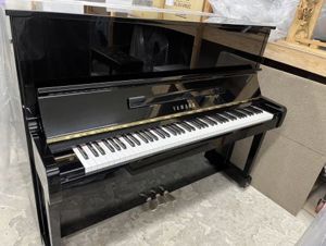 Đàn piano Yamaha MC10A